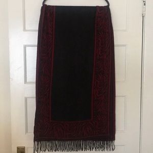 Reversible black and red scarf
